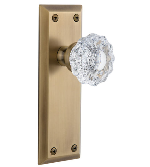 Fifth Avenue Plate with Versailles Crystal Knob, Grandeur FAVVER